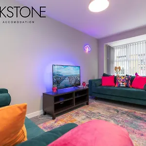 Island House - 3 Bedroom Townhouse By Bpne Holiday home